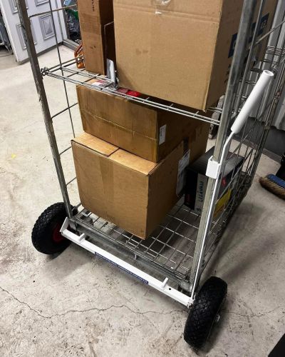 ”Masa-Mainio” apumies >> Rullakoiden kuljettamiseen!